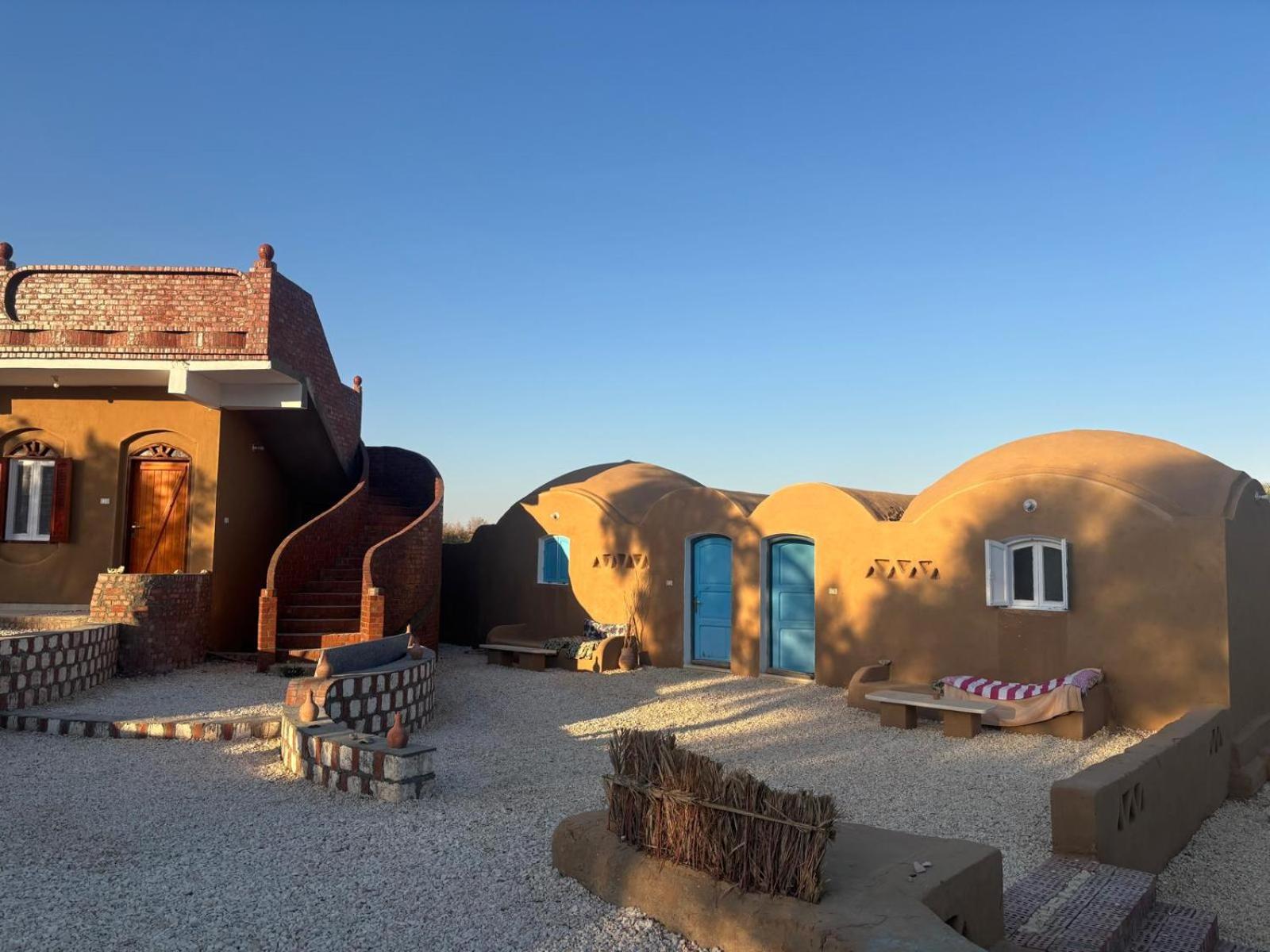 Beir El Gabal Hotel Al Qasr Bagian luar foto