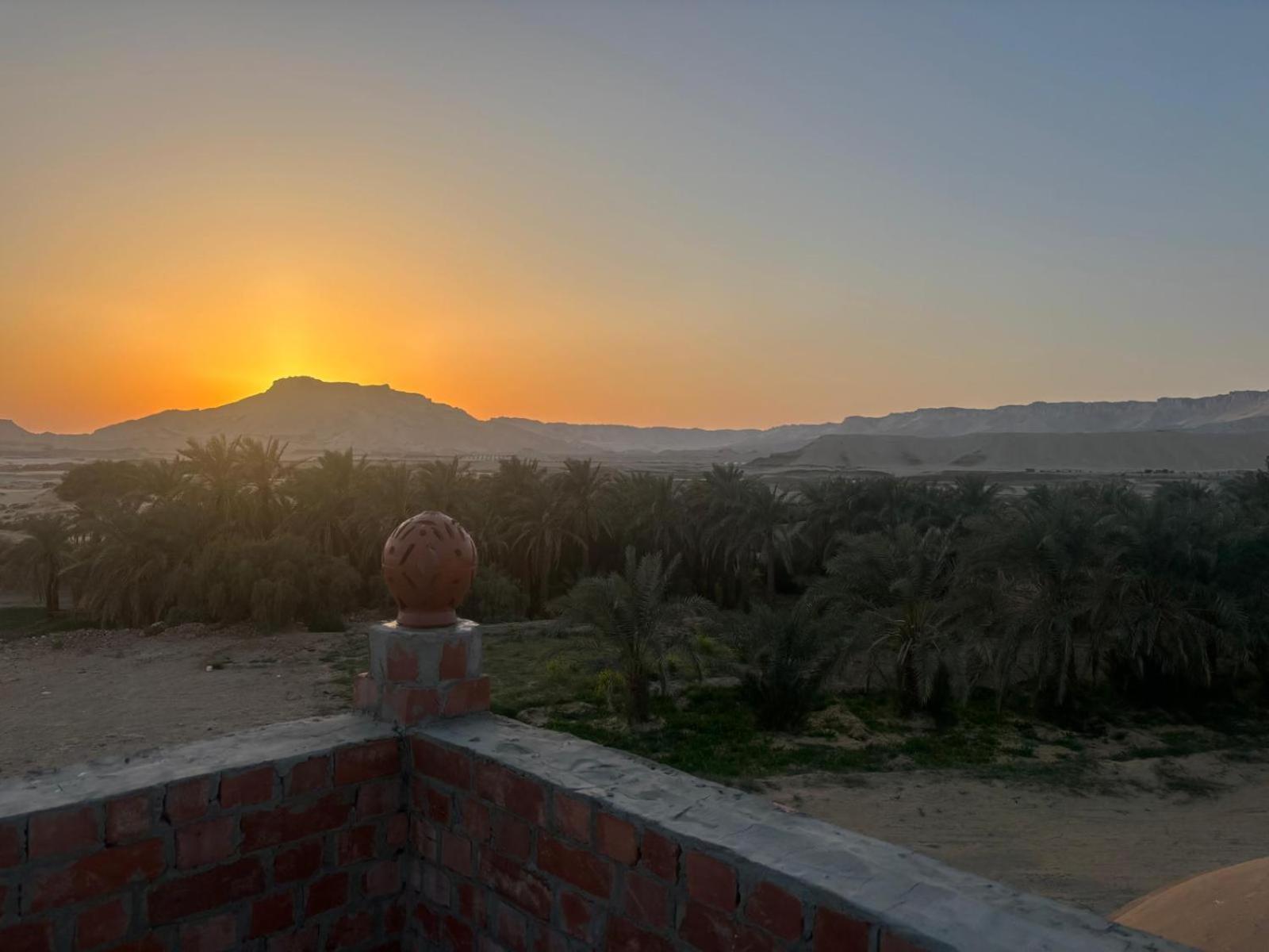 Beir El Gabal Hotel Al Qasr Bagian luar foto