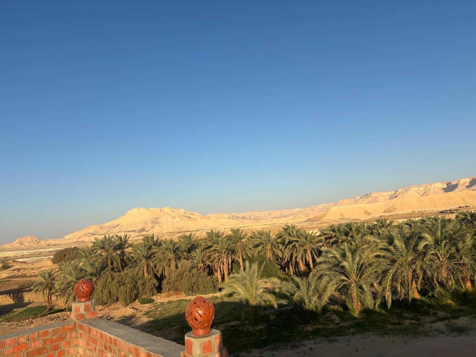 Beir El Gabal Hotel Al Qasr Bagian luar foto